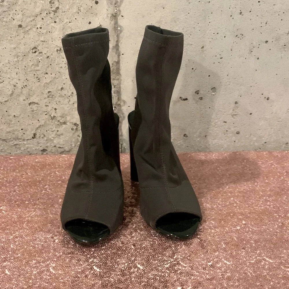 Cape Robbin Olive Connie-3 Peep Toe & Heel Lycra Elastic Bootie-SZ 6.5 - Picture 2 of 7